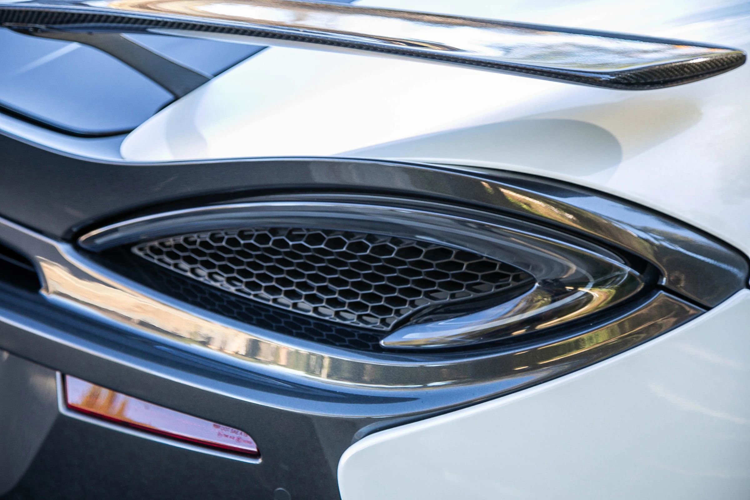 Used 2016 McLaren 570S Coupe image 9