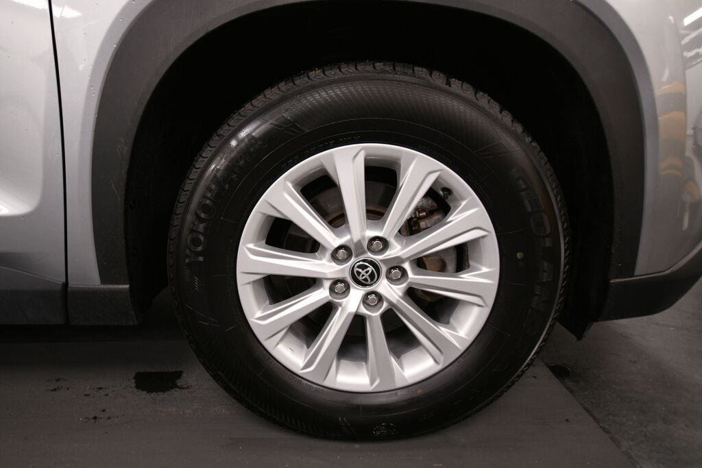 Certified 2025 Toyota Grand Highlander AWD image 33