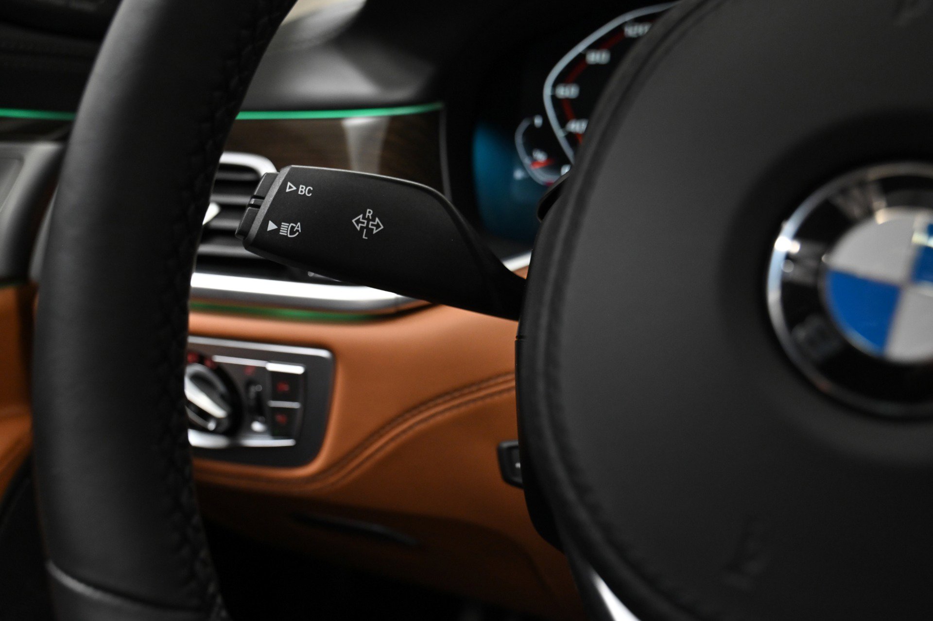 Used 2022 BMW M760i xDrive w/ Luxury Rear Seating Package image 46