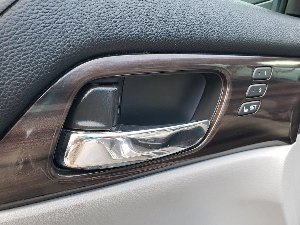 Used 2016 Honda Accord Touring image 18