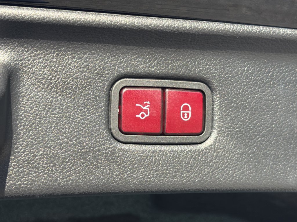 Certified 2023 Mercedes-Benz S 500 4MATIC image 22