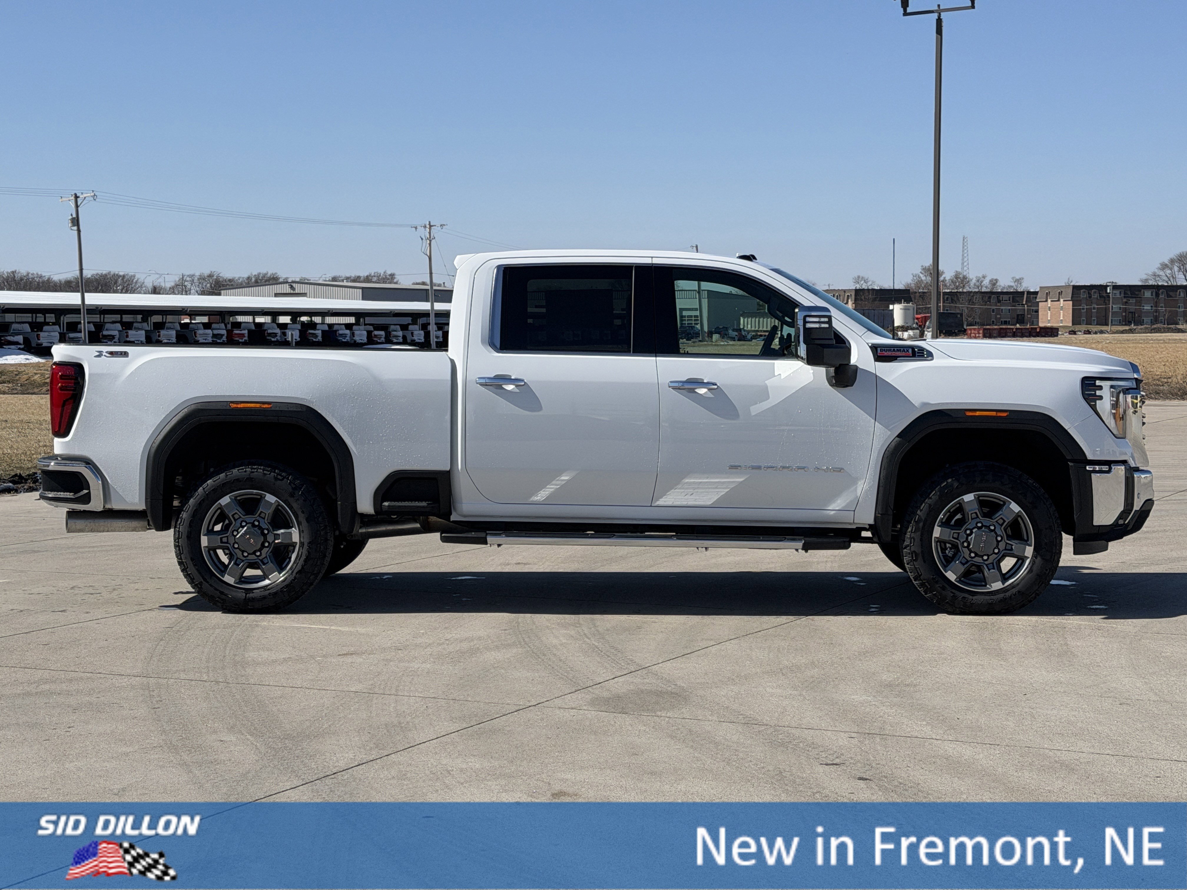 New 2026 GMC Sierra 3500 SLT w/ SLT Premium Package image 3