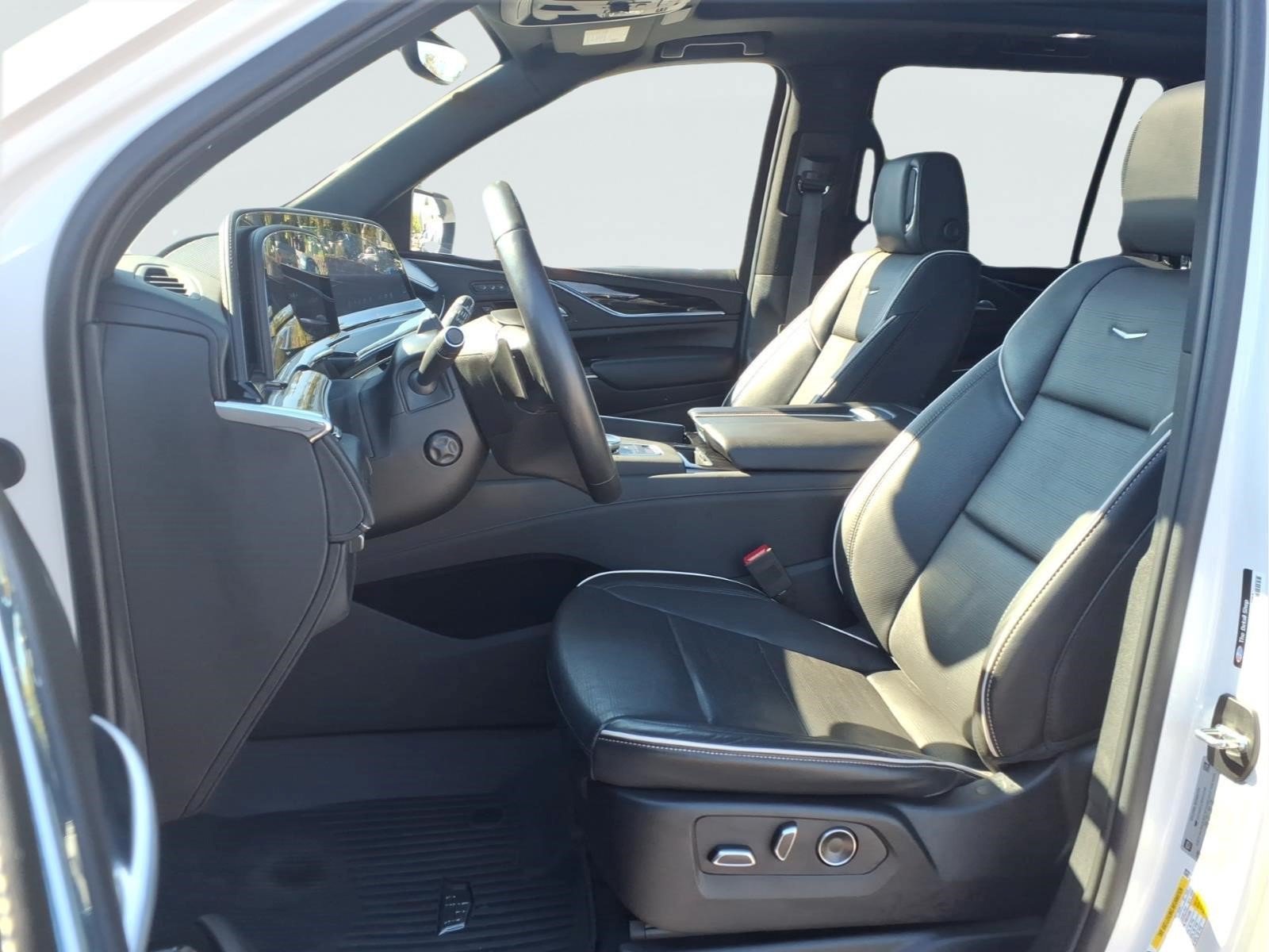 Used 2024 Cadillac Escalade Sport w/ LPO, ONYX Package AWD/4WD image 22