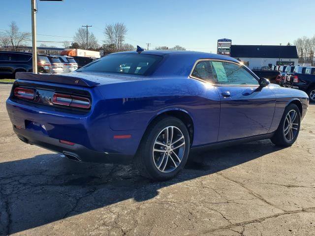 Used 2019 Dodge Challenger SXT w/ Plus Package image 3