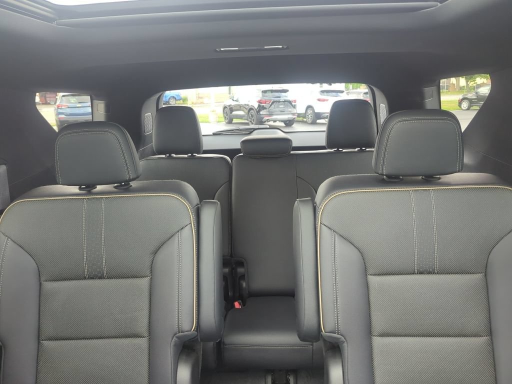 Certified 2026 Chevrolet Traverse High Country AWD/4WD image 35