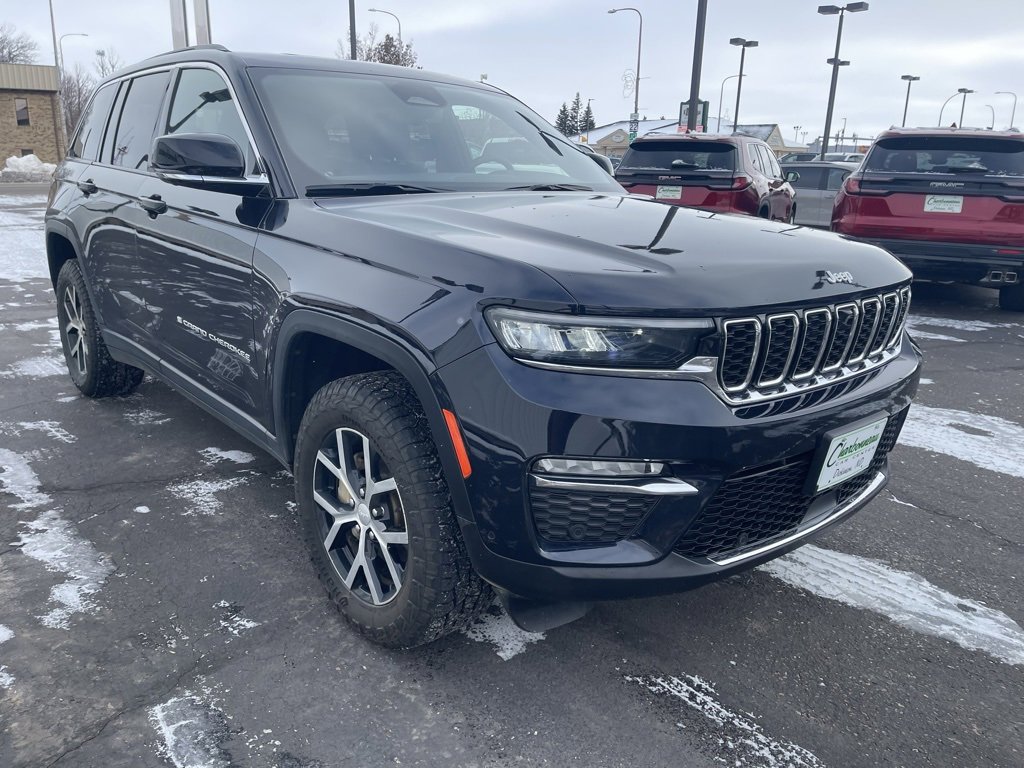 Used 2024 Jeep Grand Cherokee Limited w/ Luxury Tech Group II image 6