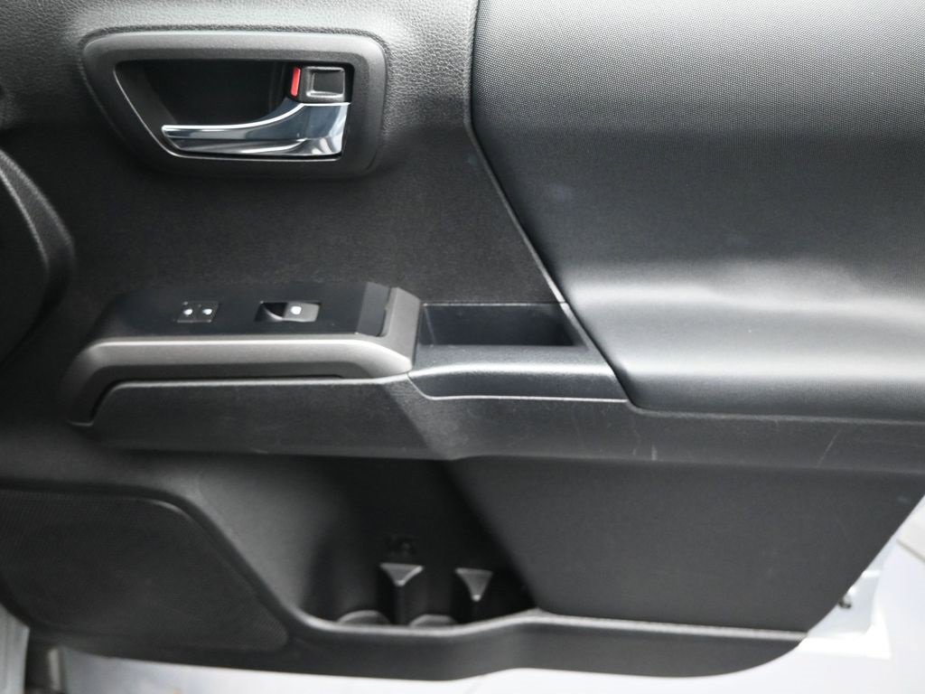 Used 2022 Toyota Tacoma TRD Off-Road image 28