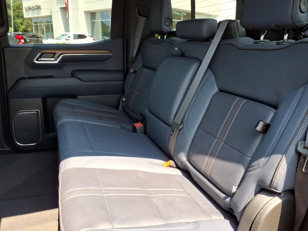 Used 2023 Chevrolet Silverado 1500 High Country AWD/4WD image 16