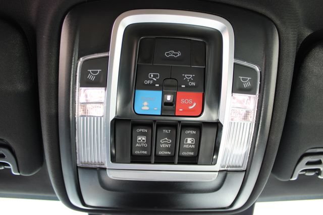 Used 2026 RAM 3500 Laramie AWD/4WD image 32