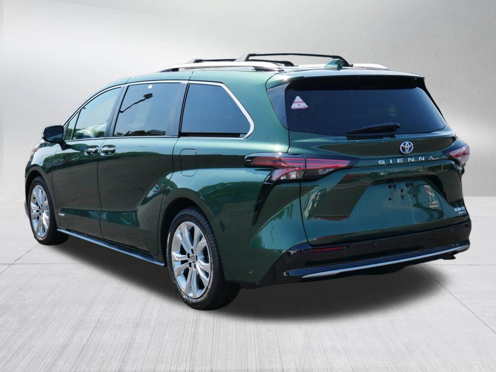Certified 2021 Toyota Sienna Platinum FWD image 3
