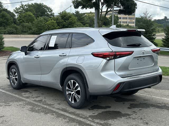Used 2020 Toyota Highlander XLE AWD/4WD image 33