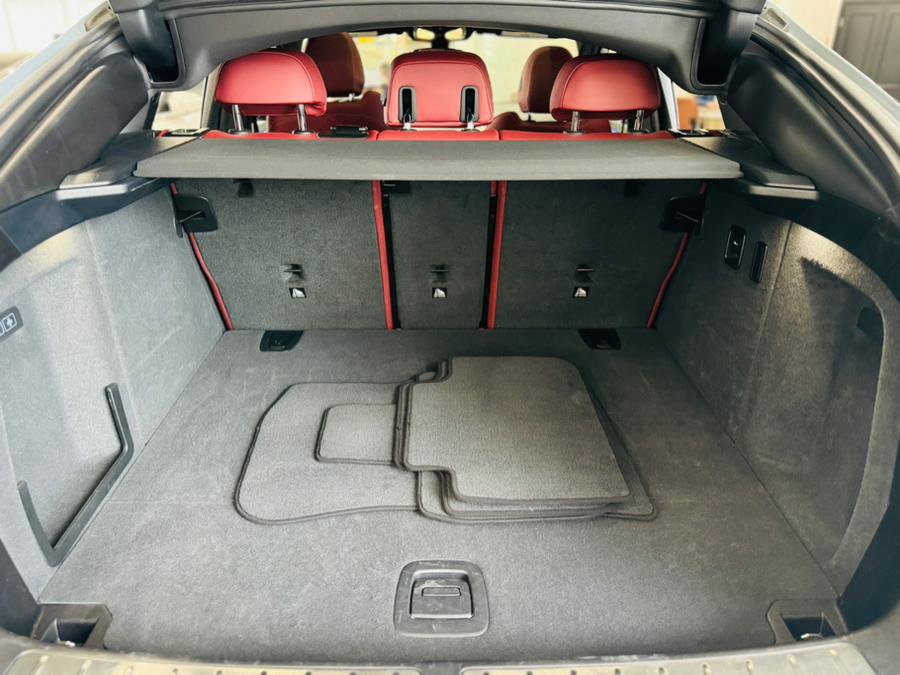 Used 2025 BMW X4 xDrive30i image 8