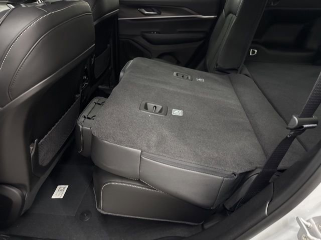 New 2026 Jeep Grand Cherokee Altitude image 7