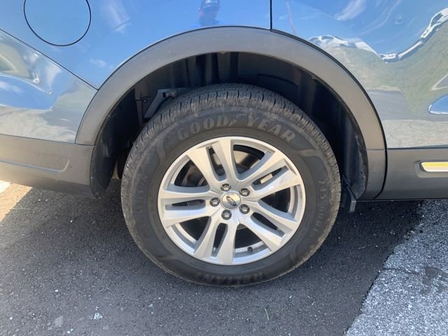 Used 2018 Ford Explorer XLT w/ Equipment Group 202A image 9