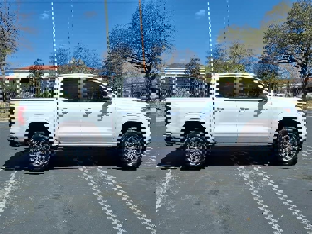 Used 2024 Chevrolet Colorado LT w/ LT Convenience Package image 6