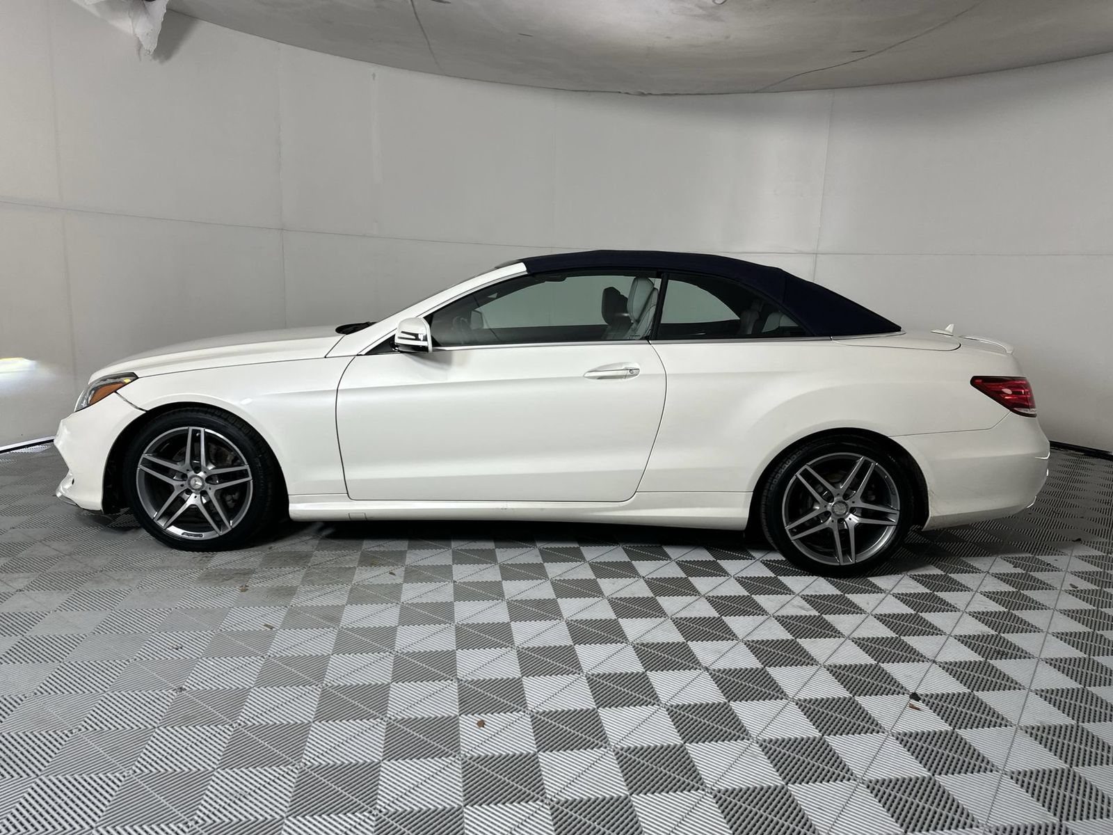 Used 2017 Mercedes-Benz E 400 Cabriolet w/ Premium 2 Package image 5
