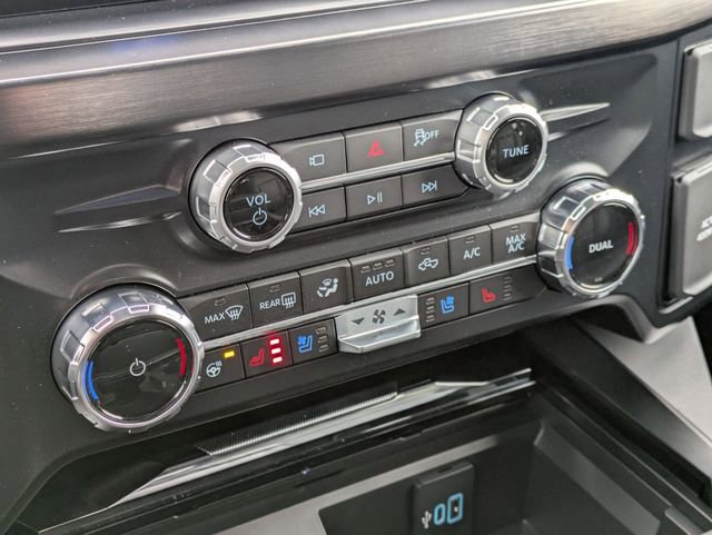 New 2026 Ford F350 Lariat w/ Black Appearance Package image 22