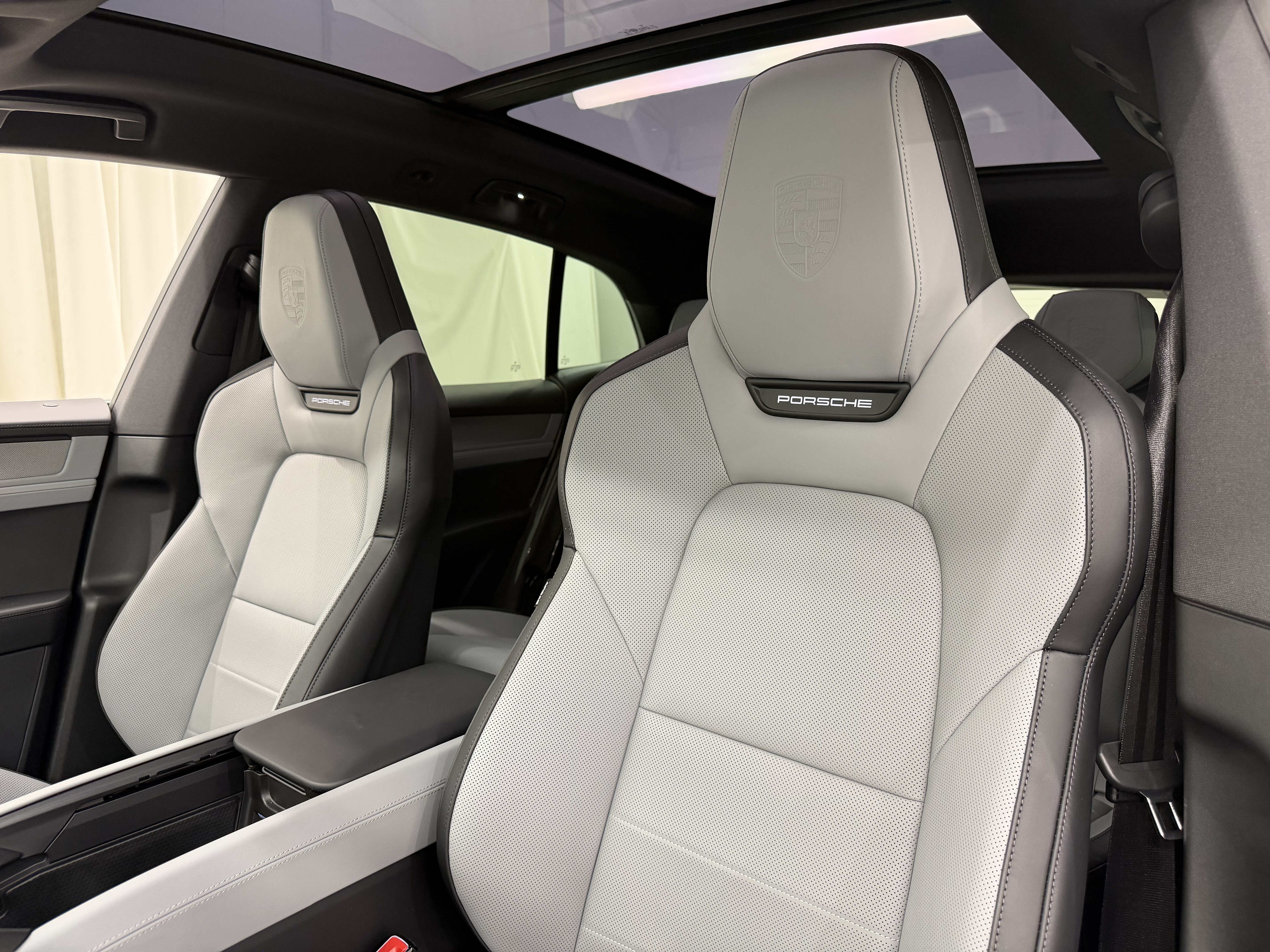 New 2026 Porsche Cayenne Electric AWD/4WD image 5