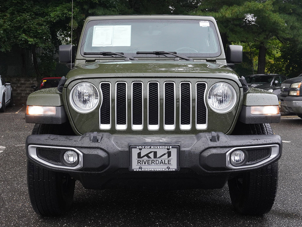 Used 2022 Jeep Wrangler Unlimited Sahara AWD/4WD image 8