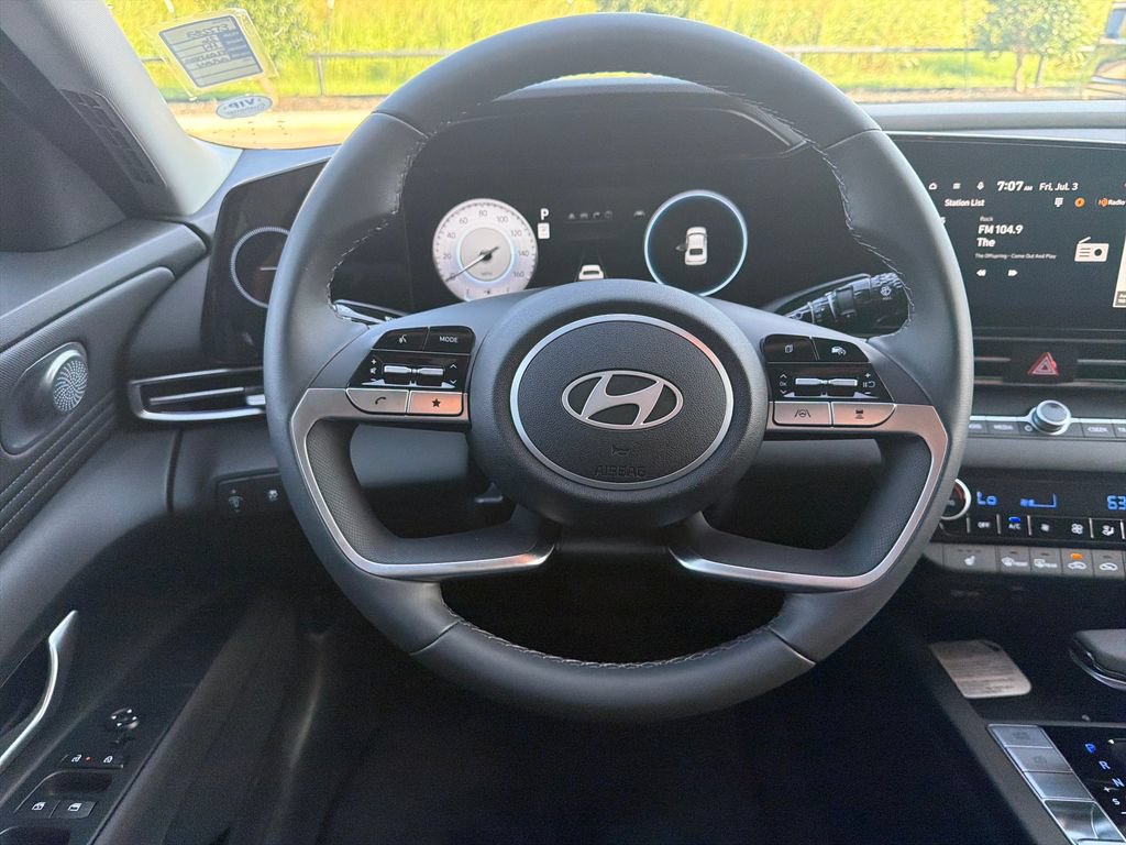 New 2026 Hyundai Elantra Limited FWD image 19