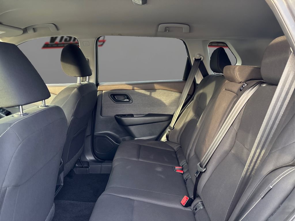 Used 2023 Nissan Rogue S image 10