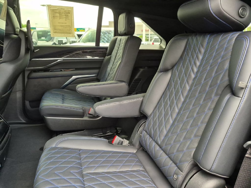 Used 2026 Cadillac Escalade IQ Sport 1 AWD/4WD image 18