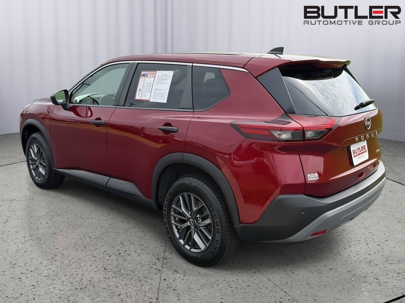 Used 2023 Nissan Rogue S AWD/4WD image 4