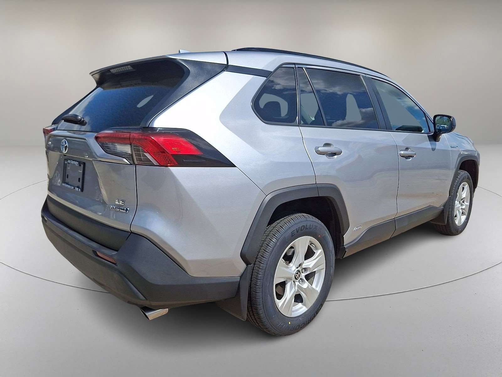 Used 2021 Toyota RAV4 LE image 11