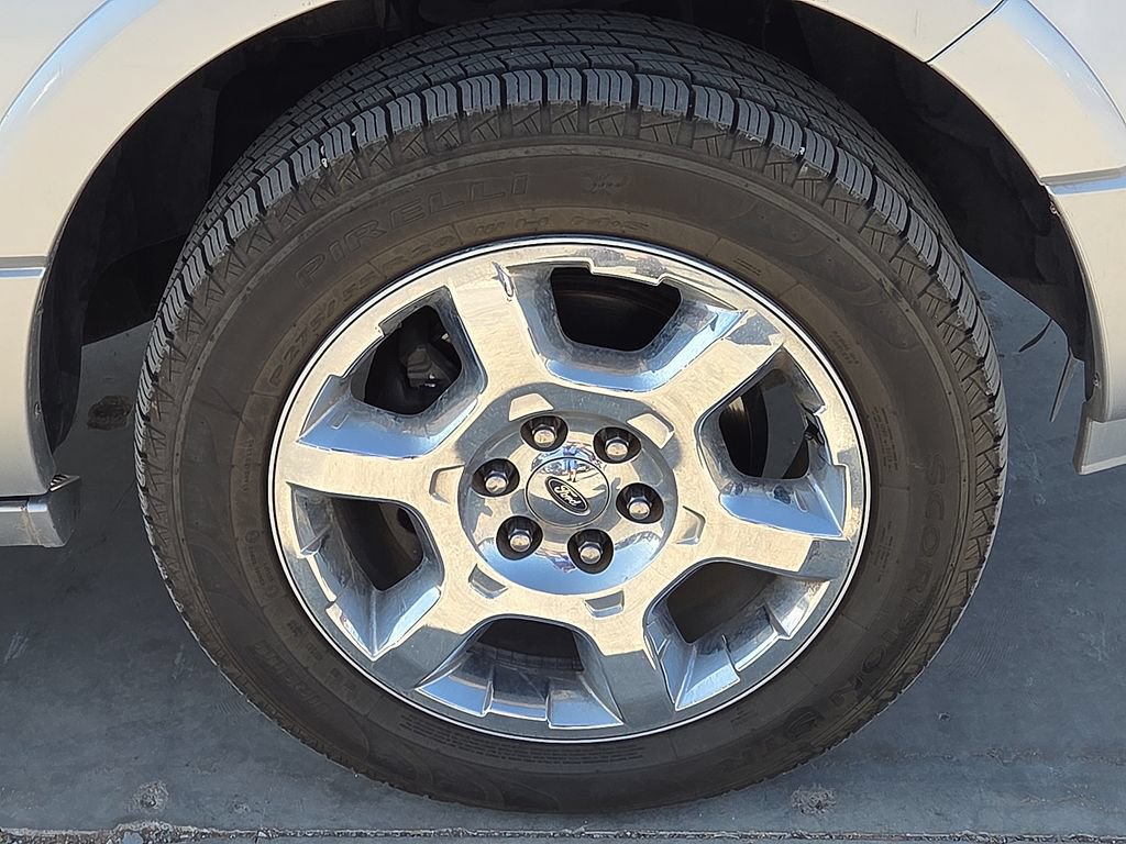 Used 2013 Ford Expedition Limited RWD image 10