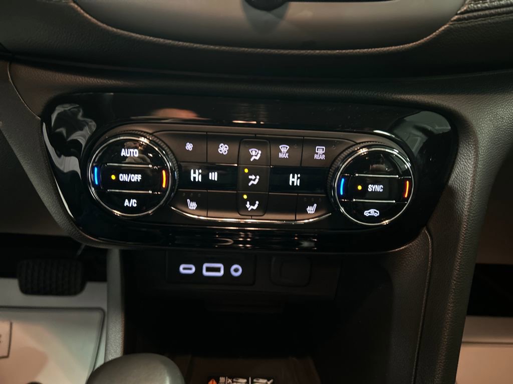 Used 2021 Buick Encore GX Essence w/ Advanced Technology Package image 19