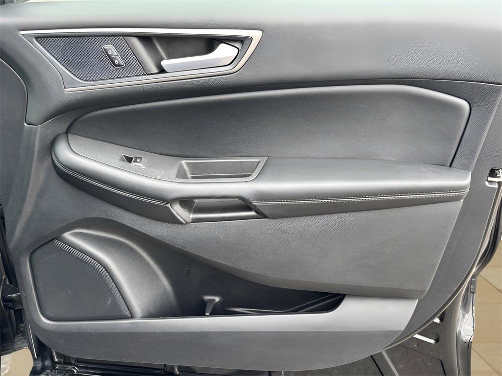 Used 2022 Ford Edge SEL w/ Class II Trailer Tow Package image 28