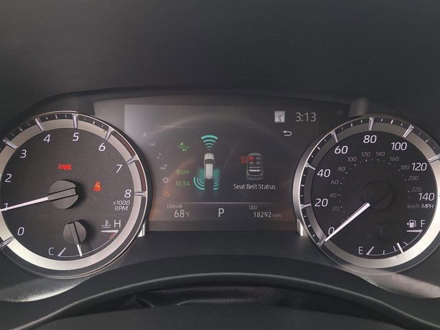 Used 2023 Toyota Highlander XLE image 12