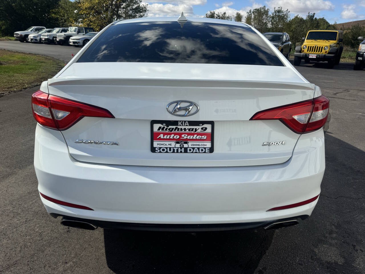 Used 2015 Hyundai Sonata Sport FWD image 4