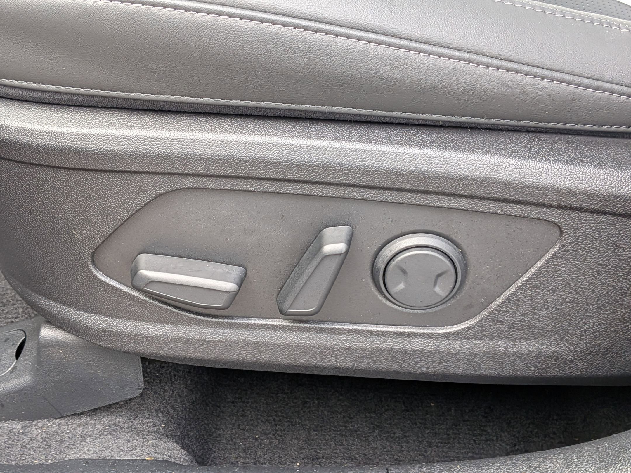 New 2026 Kia Sorento S w/ S Panoramic Sunroof Package FWD image 15