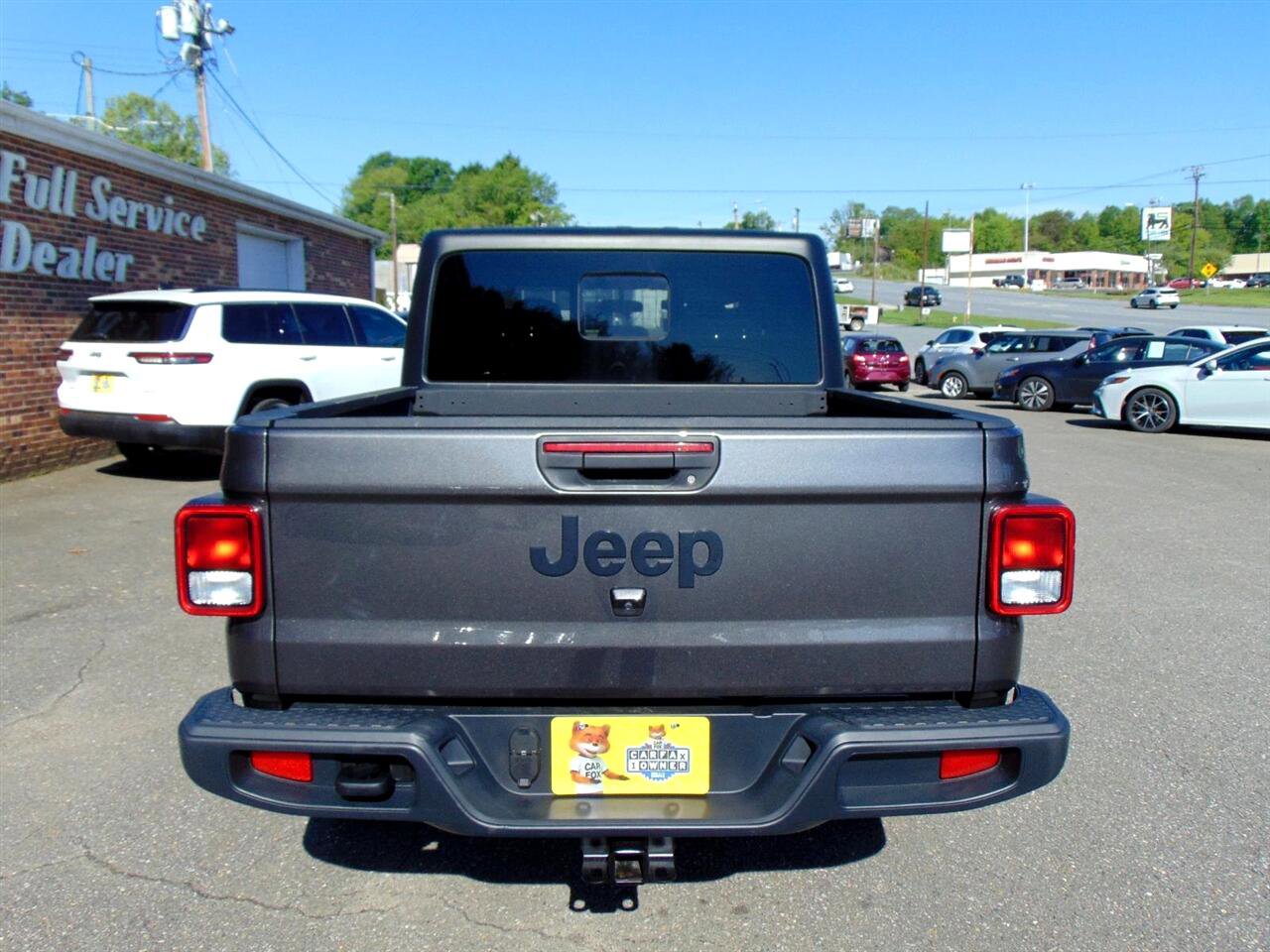 Used 2023 Jeep Gladiator Sport image 6