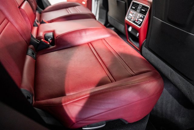 Used 2021 Porsche Cayenne Turbo image 30