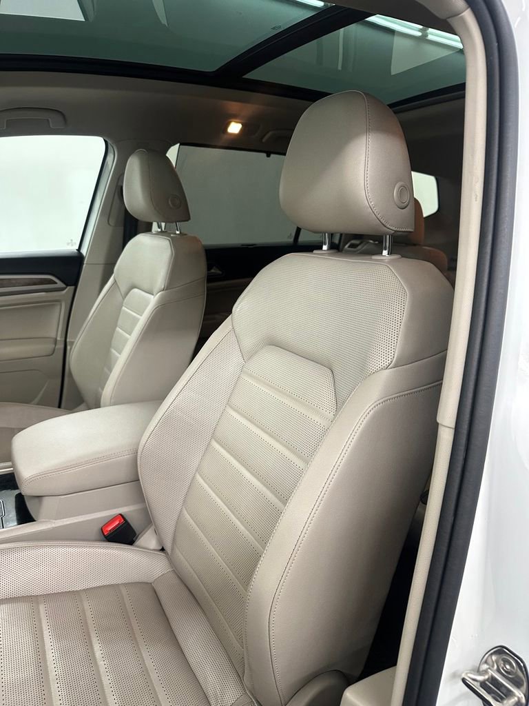 Used 2019 Volkswagen Atlas SEL Premium image 14