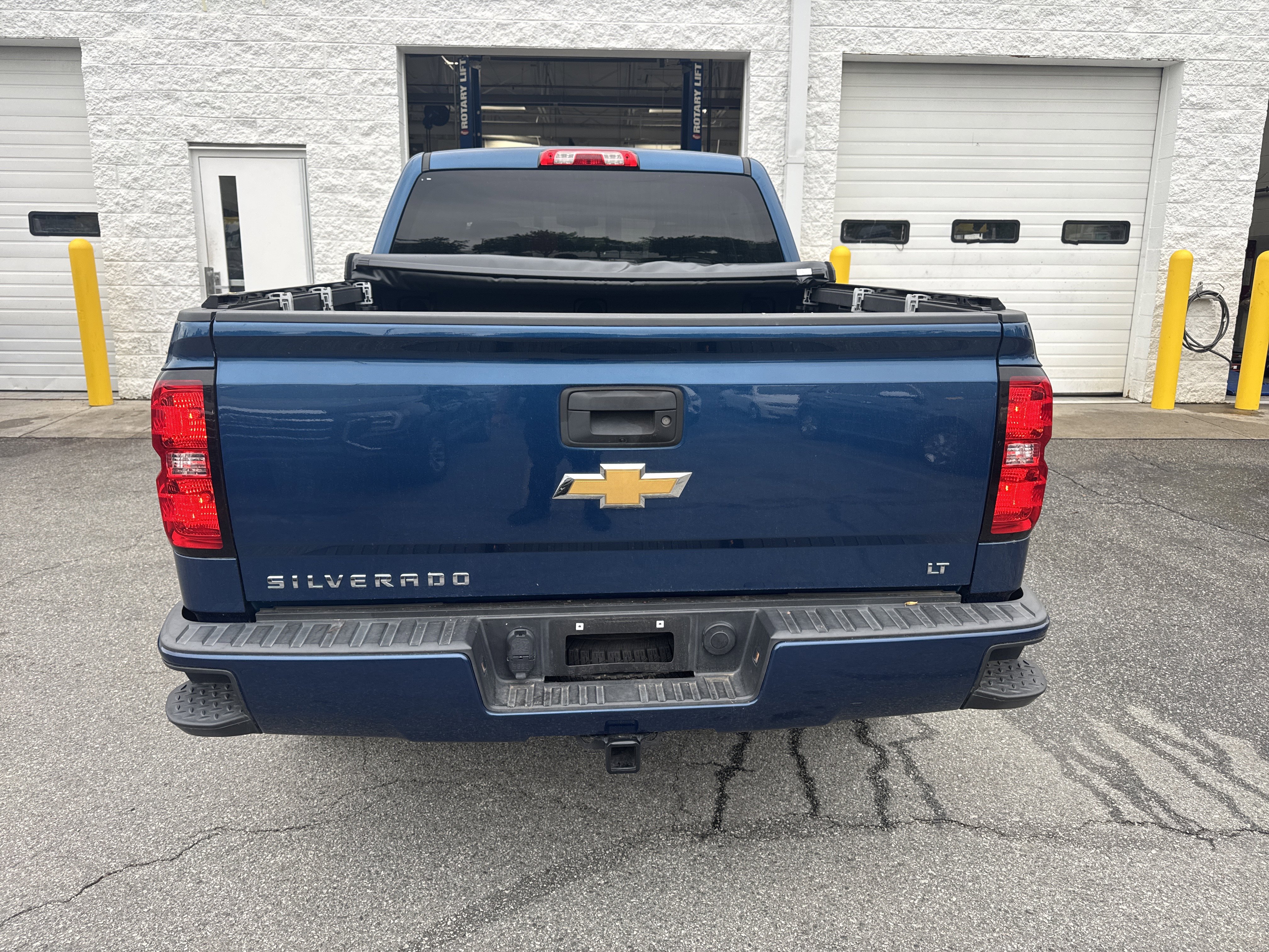 Used 2018 Chevrolet Silverado 1500 LT w/ All Star Edition AWD/4WD image 9