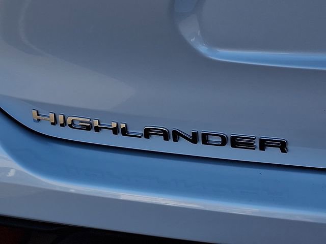 Used 2023 Toyota Highlander XLE image 29