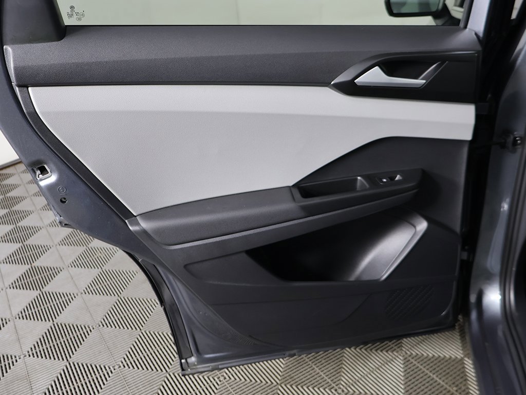 Used 2022 Volkswagen Taos SE image 25