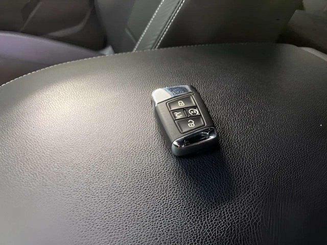 Used 2023 Volkswagen Atlas Cross Sport SE AWD/4WD image 89