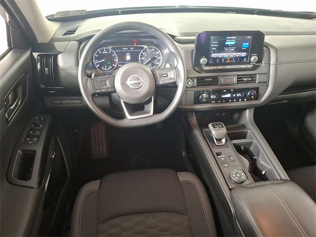 Used 2024 Nissan Pathfinder S image 2