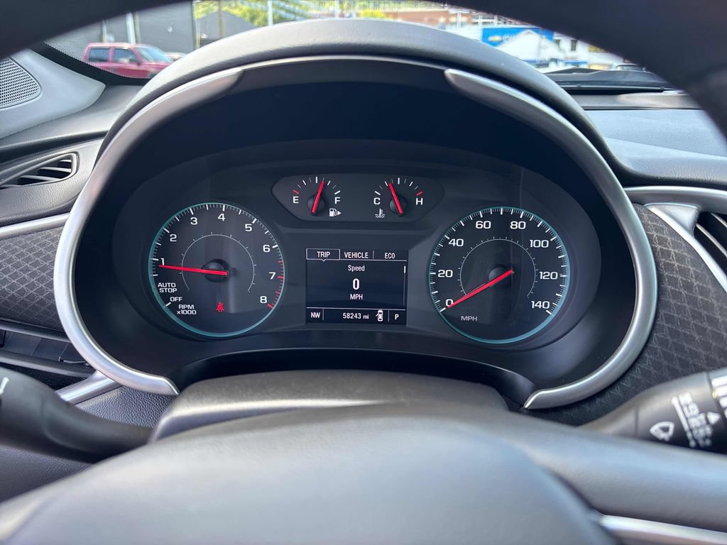 Used 2025 Chevrolet Malibu LT FWD image 13