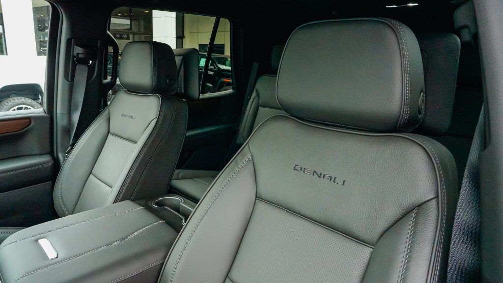 New 2026 GMC Yukon Denali w/ Advanced Technology Package AWD/4WD image 11