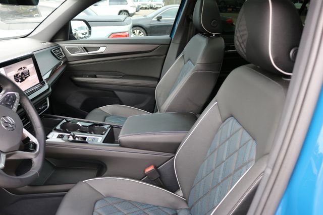 Used 2025 Volkswagen Atlas Cross Sport SEL Premium R-Line image 12