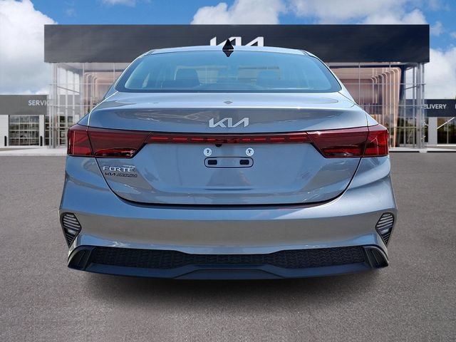 Used 2023 Kia Forte LXS w/ LXS Technology Package FWD image 5