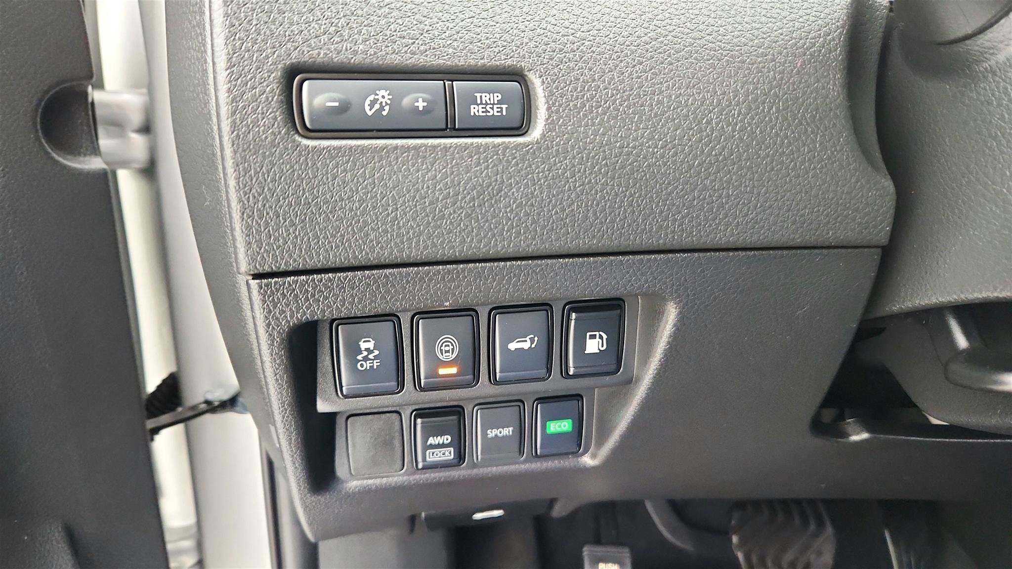Used 2020 Nissan Rogue SV AWD/4WD image 23