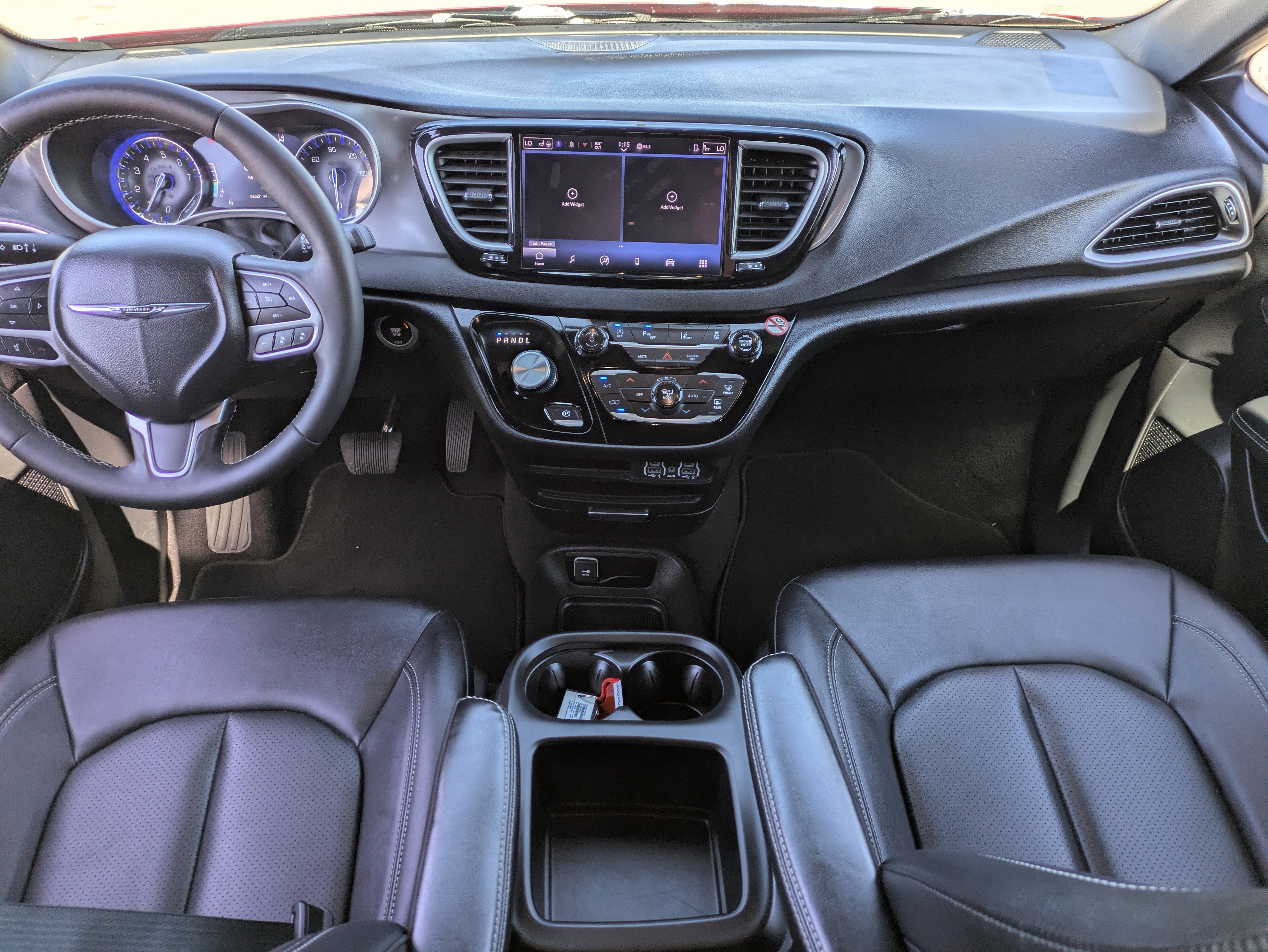 Used 2025 Chrysler Pacifica Select image 16