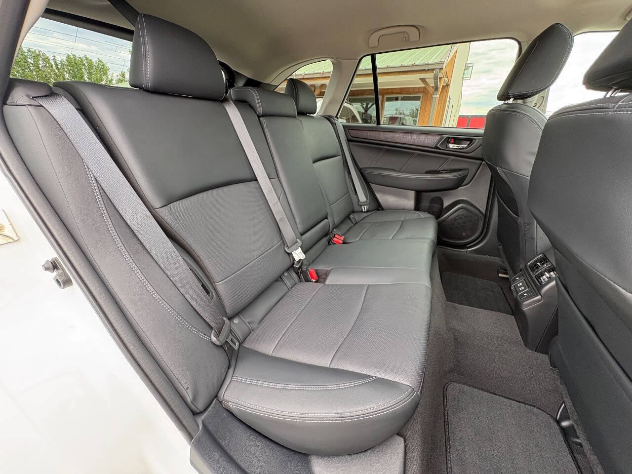 Used 2019 Subaru Outback 2.5i Limited AWD/4WD image 31
