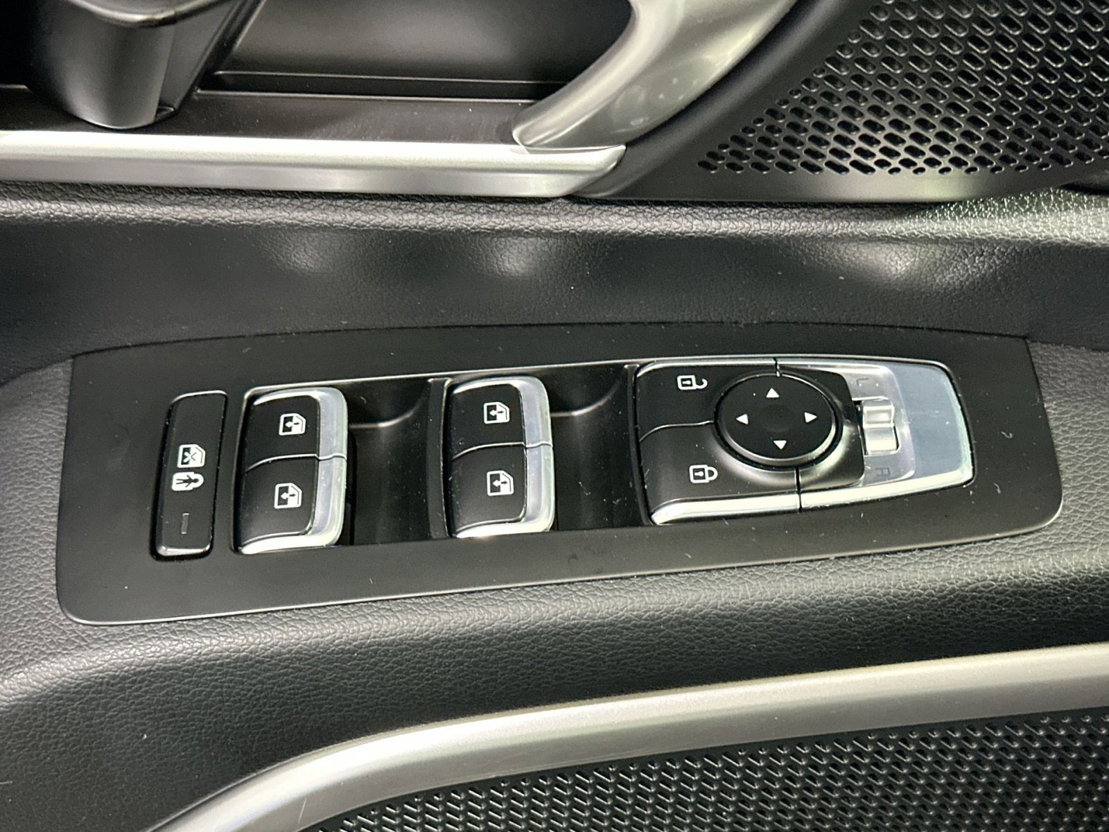 Used 2024 Kia Telluride S w/ S Sunroof Package image 13